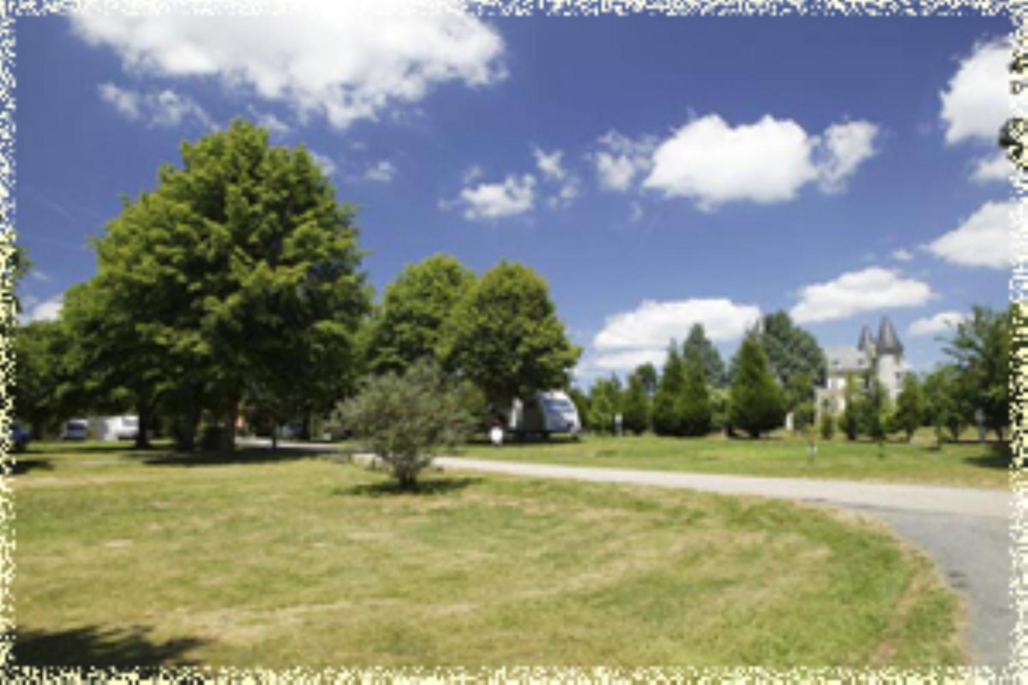 Hotellerie De Plein Air Camping Leychoisier Bonnac-la-Côte Exteriér fotografie